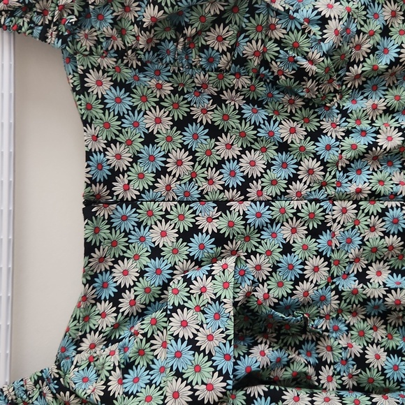 Zara Puffed Sleeve Daisy Dress - Picture 7 of 7